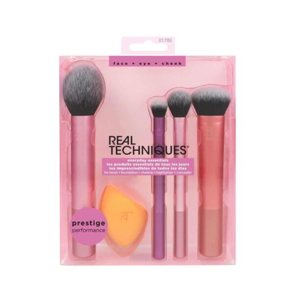 Real techniques Everyday Essentials Kit with 1 Miracle Complexion Sponge ريل تكنيك سيت فرش مع اسفنجة