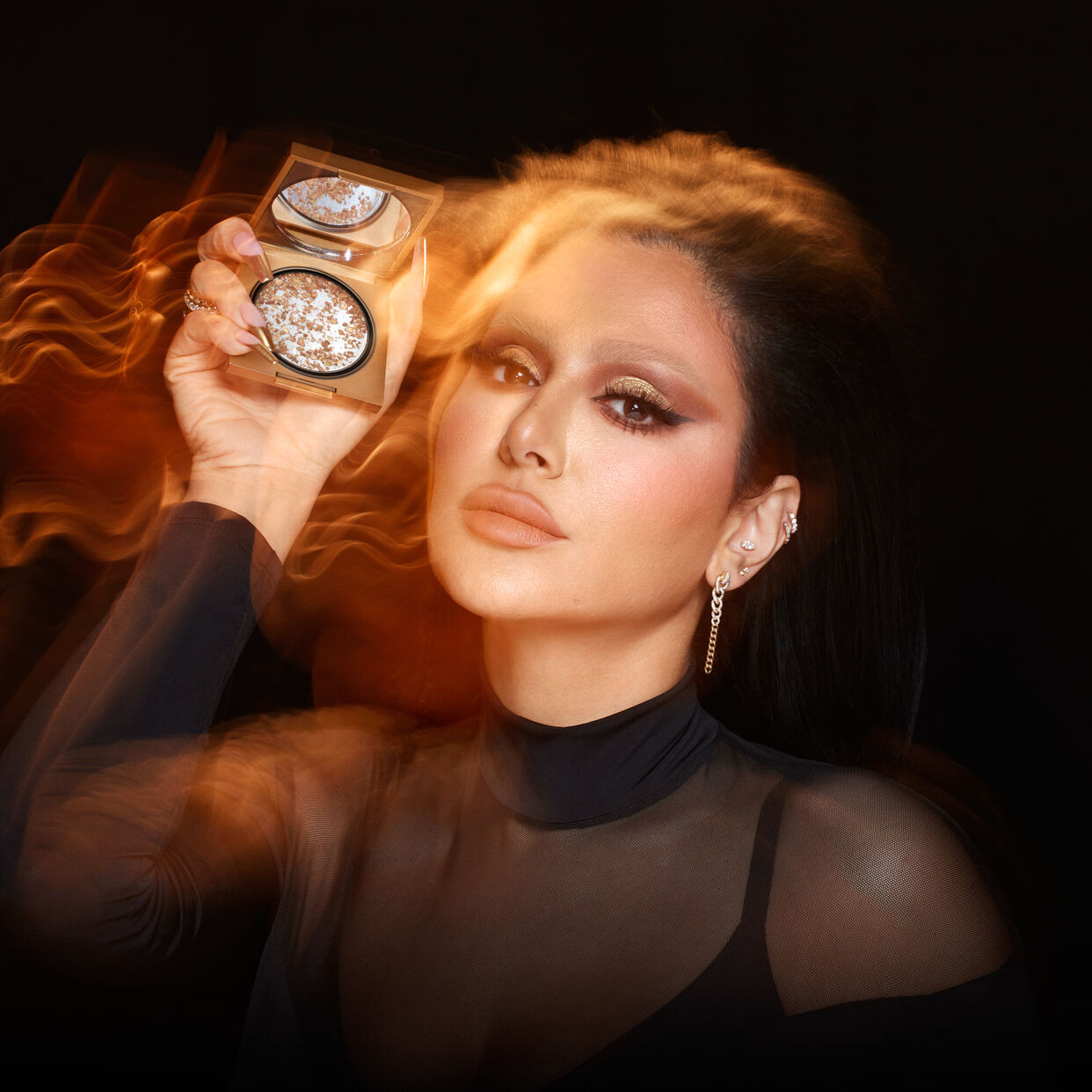 HUDA BEAUTY EMPOWERED FACE GLOW HIGHLIGHTING DEW هدى بيوتي هايلايتر للوجه - Image 4