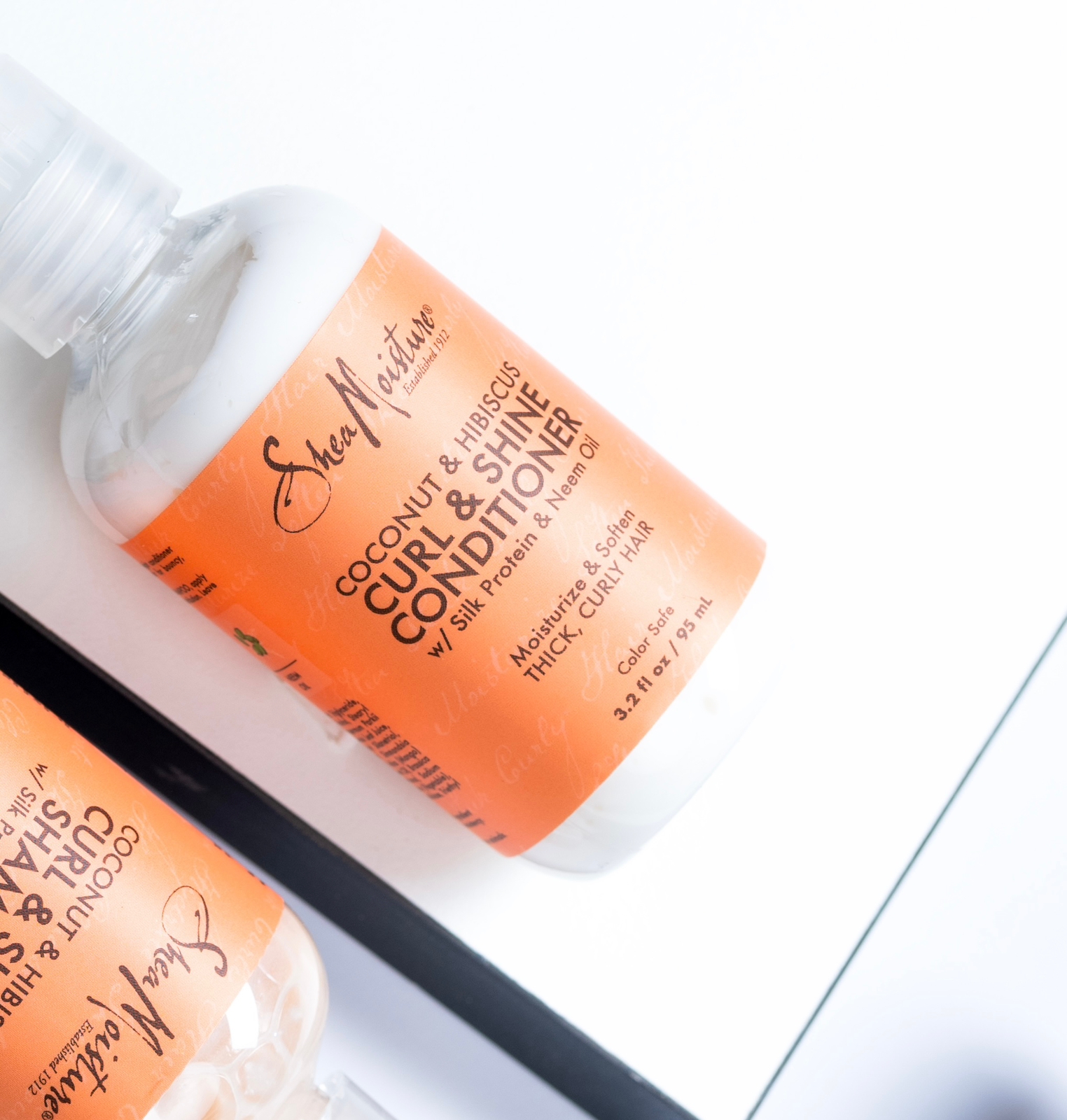 Shea Moisture Coconut and Hibiscus Curl &amp; Shine Conditioner شيا مويستشر بلسم للشعر الكيرلي