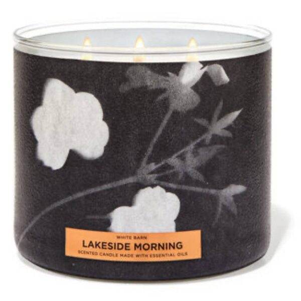 Bath & body works lakeside morning شموع معطرة