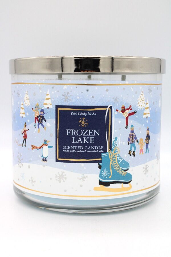 Bath & body works frozen lake شموع معطرة