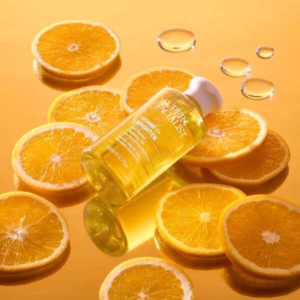 Super facialist Vitamin C+ Brighten Cleansing Oil مزيل مكياج زيتي