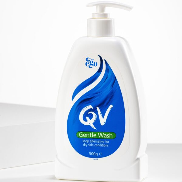 QV Gentle Wash soap alternative for dry skin conditions 500g كيو في غسول لطيف بديل الصابون للبشرة الجافة