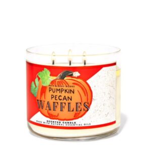 BATH AND BODY WORKS Pumpkin pecan waffles 3-Wick Candle, شموع معطرة