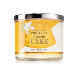 BATH AND BODY WORKS pineapple pound cake 3-Wick Candle, شموع معطرة