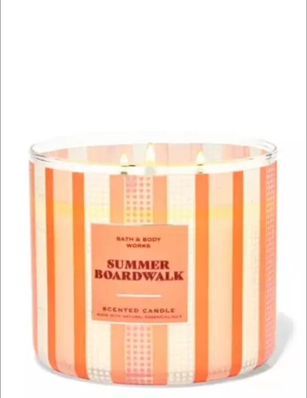 Bath & body works summer boardwalk candle, باث اند بدي وركس شموع معطر