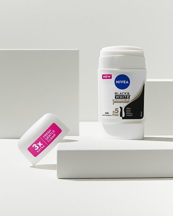 NIVEA Black & White Invisible Silky Smooth 48H Antiperspirant Stick نيفيا ستيك مضاد للتعرق بلاك آند وايت إنفيزيبل حريري ناعم