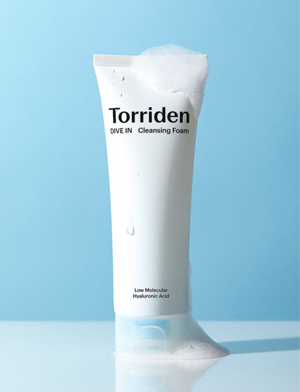 Torriden DIVE-IN Low Molecular Hyaluronic Acid Cleansing Foam توريدين رغوة التنظيف بحمض الهيالورونيك الجزيئي المنخفض