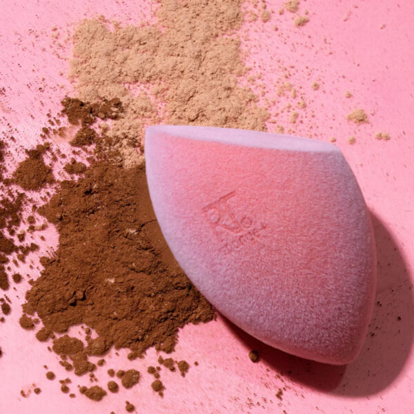 Real Techniques Miracle Powder Sponge ريل تكنيك اسفنجة البودرة المعجزة