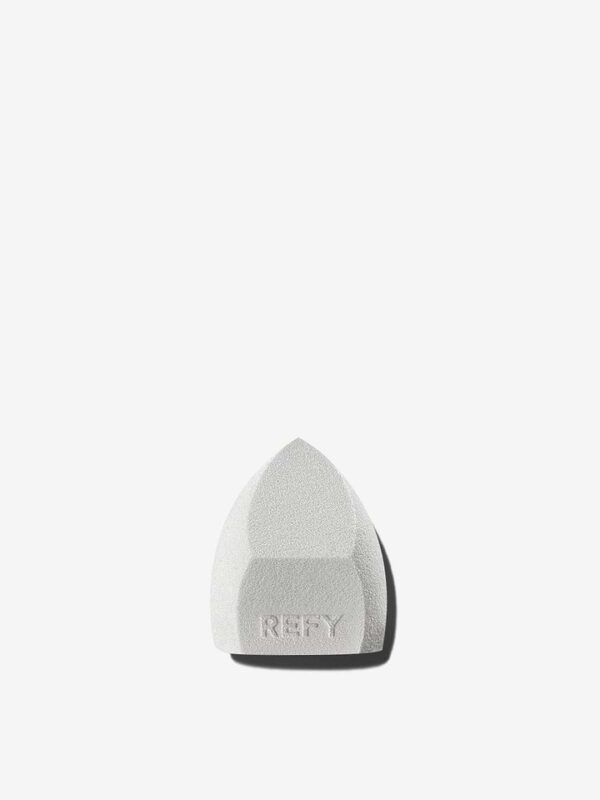 REFY BEAUTY ,BEAUTY SPONGE Unique, lightweight foam beauty sponge ريفاي بيوتي إسفنجة تجميل رغوية فريدة وخفيفة الوزن