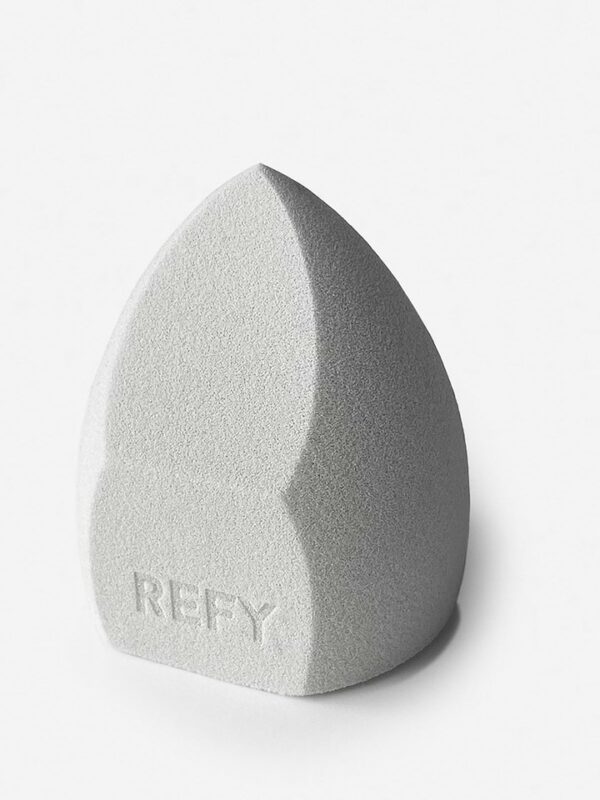 REFY BEAUTY ,BEAUTY SPONGE Unique, lightweight foam beauty sponge ريفاي بيوتي إسفنجة تجميل رغوية فريدة وخفيفة الوزن