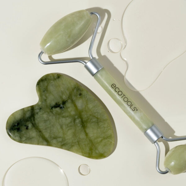 ECOTOOLS Jade Facial Roller and Gua Sha Stone Duo مجموعة رول للبشرة والجواشا