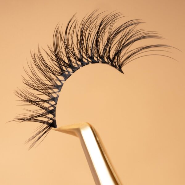 YOUMI BEAUTY Summer Lashes Collection يومي بيوتي مجموعة رموش الصيف