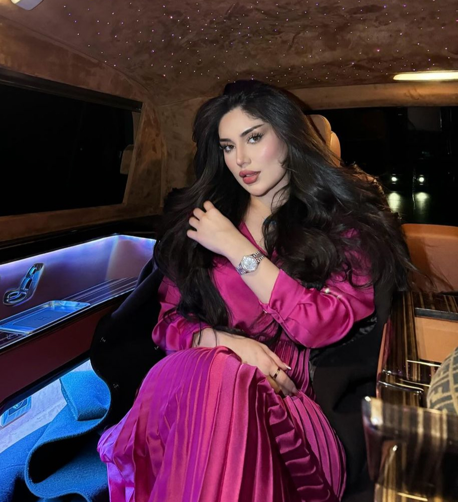 BANU DLSHAD بانو دلشاد