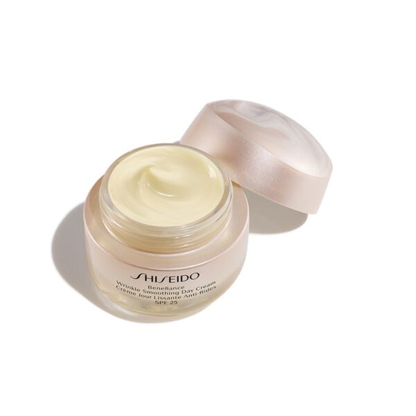 SHISEIDO Benefiance Wrinkle Smoothing Day Cream SPF25 50ml شيسيدو كريم نهاري مضاد للتجاعيد