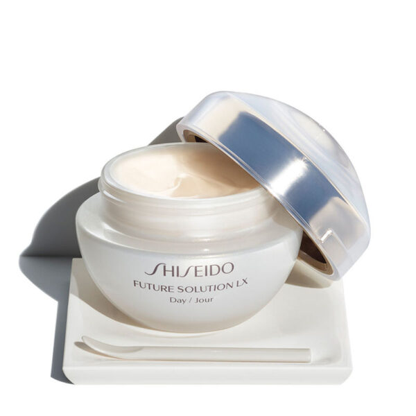 SHISEIDO FUTURE SOLUTION LX Total Protective Cream 50ml شيسيدو كريم معالج ومرطب نهاري للبشرة