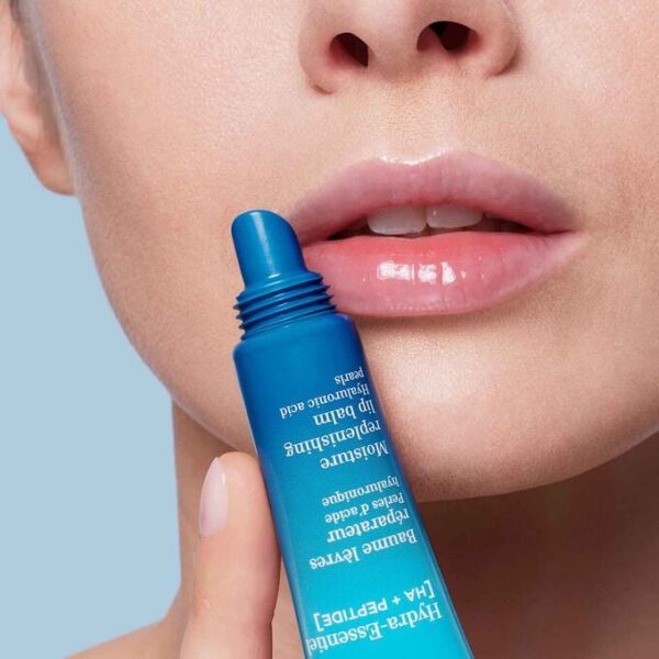 CLARINS Hydra-Essentiel [HA + PEPTIDE] Moisture Replenishing Lip Balm 15ml كلارنس مرطب للشفاه بالهايلرونك أسد والببتايد - Image 3