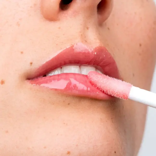 ARTDECO LIP WONDER SERUM-5 Caring Orange سيروم للشفاه - Image 4