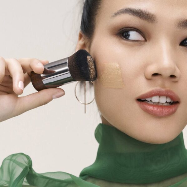 MAKE UP FOR EVER BUFFING FOUNDATION BRUSH - 112 ميك اب فور ايفر فرشاة كريم اساس - Image 2