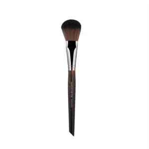 MAKE UP FOR EVER HIGHLIGHTER BRUSH - MEDIUM - 152 ميك اب فور ايفر فرشاة هايلايت