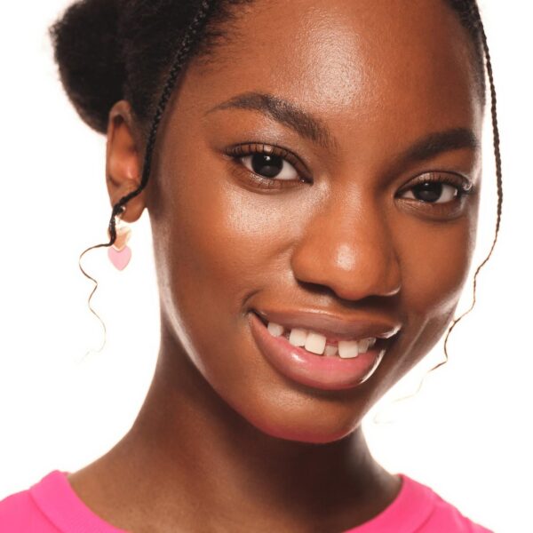 ESSENCE BIRTHDAY BOMB shiny lipgloss أسنس كلوس ملمع للشفاه - Image 4