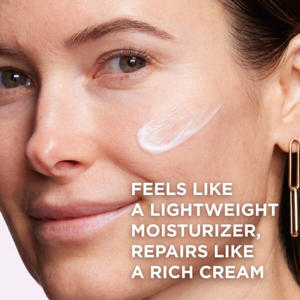 IT Cosmetics  Confidence in a Cream® Barrier Boost Skin Repair Daily Moisturizer مرطب يومي لإصلاح البشرة، معزز للحماية من علامات التقدم في السن - Image 3