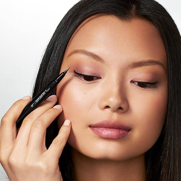 It cosmetics SUPERHERO LIQUID EYELINER PEN سوبر هيرو ايلاينر مقاوم للماء - Image 4