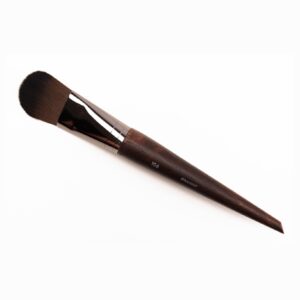MAKE UP FOR EVER FOUNDATION BRUSH - MEDIUM - 106 ميك اب فور ايفر فرشاة كريم اساس
