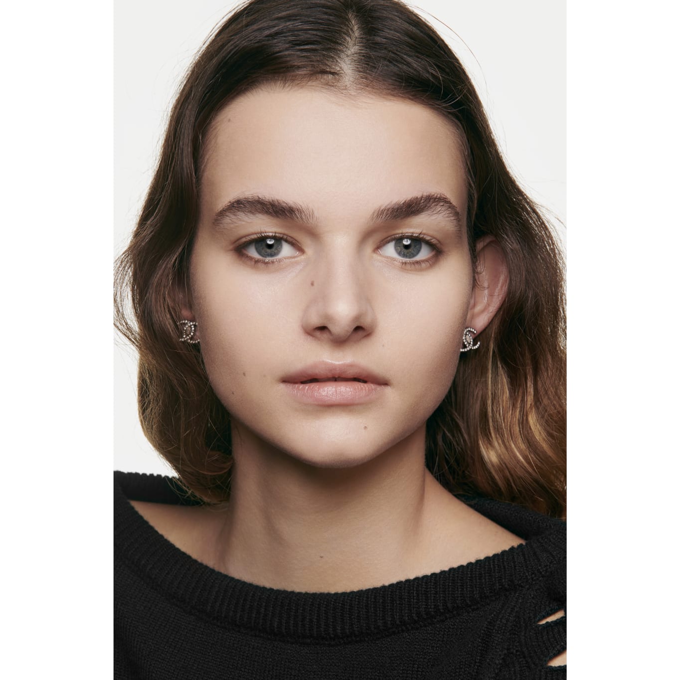 CHANEL LES BEIGES Healthy Glow Foundation Hydration and Longwear -B20شانيل كريم اساس مائي منعش - Image 4