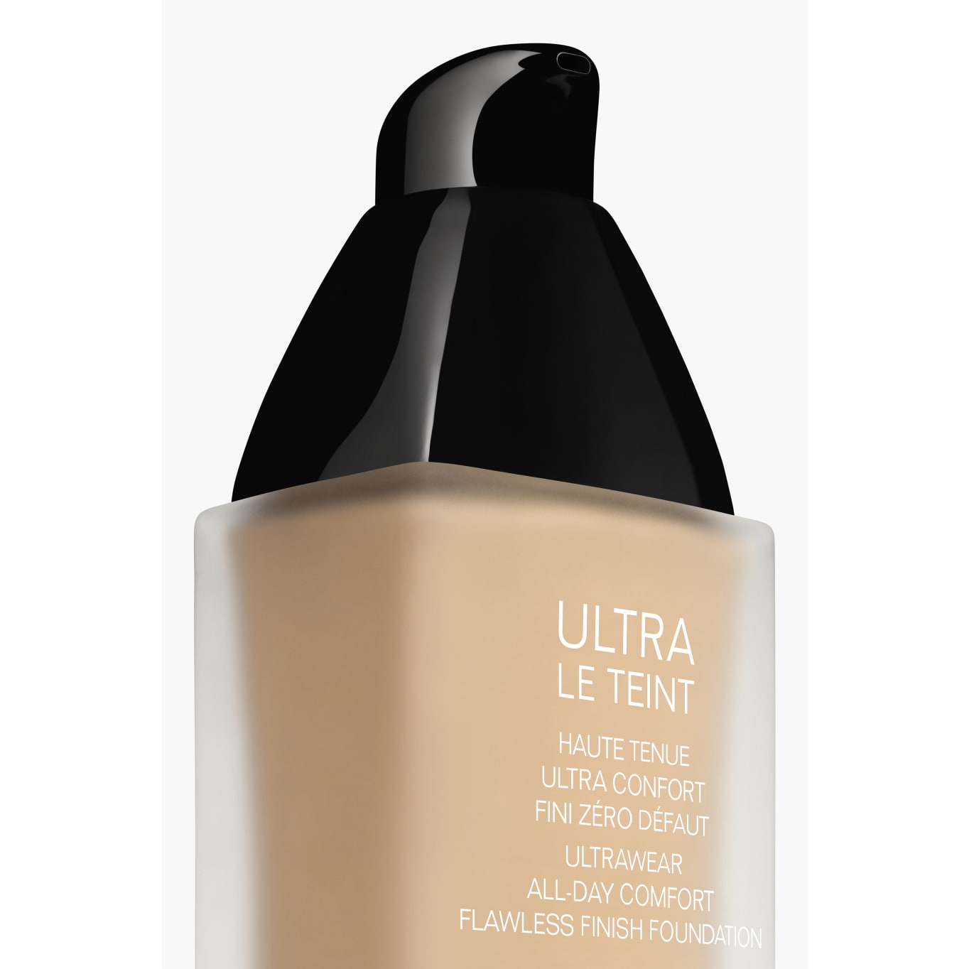 CHANEL ULTRA LE TEINT Ultrawear All-Day Comfort Flawless Finish Foundation شانيل كريم أساس ألترا للبشرة - Image 2