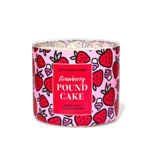 BATH AND BODY WORKS Strawberry Pound Cake 3-Wick Candle شمعة معطرة