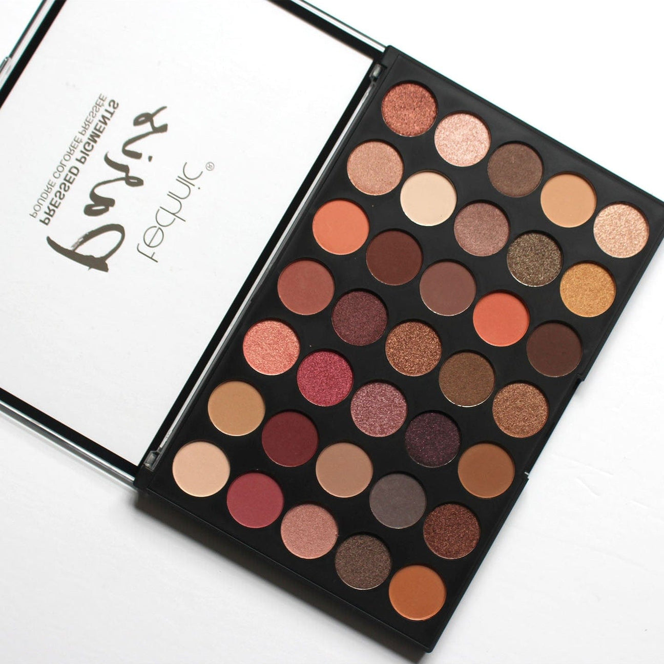 TECHNIC PARIS PRESSED PIGMENT PALETTE تكنك باليت ظلال للعيون - Image 3