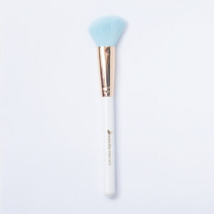 Nascita Pro angled Blush Brush – 471 ناسيتا فرشاة مائلة