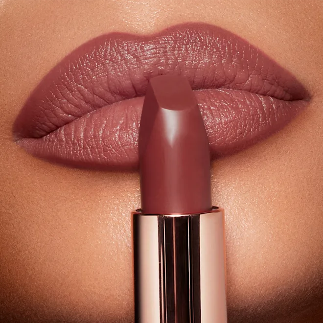 CHARLOTTE TILBURY MATTE REVOLUTION PILLOW TALK MEDIUM تشارلوت احمر شفاه بيلو تالك متوسط - Image 2