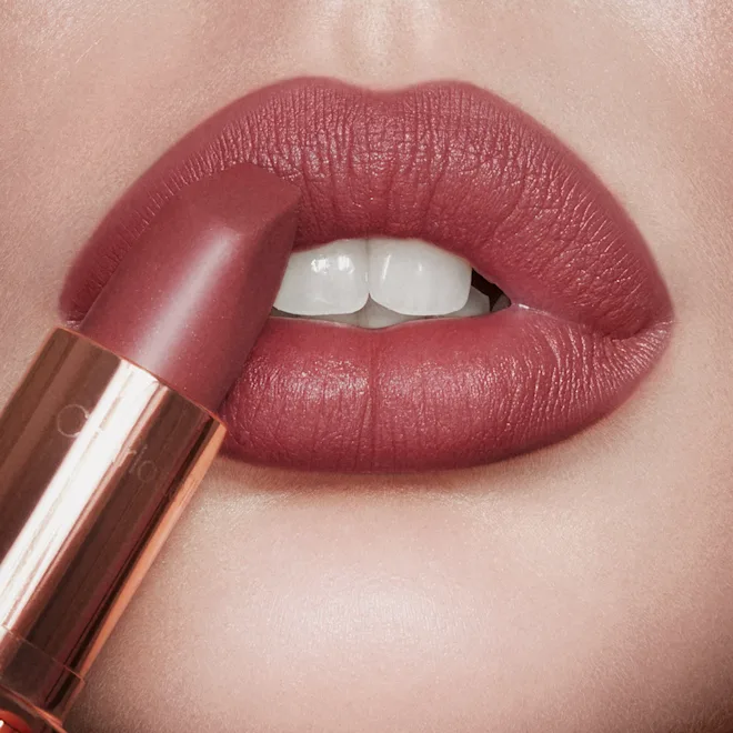 CHARLOTTE TILBURY MATTE REVOLUTION PILLOW TALK MEDIUM تشارلوت احمر شفاه بيلو تالك متوسط - Image 6