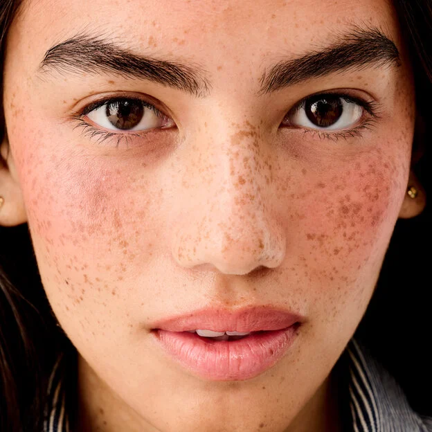 BENEFIT Willa Blush poudre rose بينيفت أحمر الخدود الوردي - Image 3