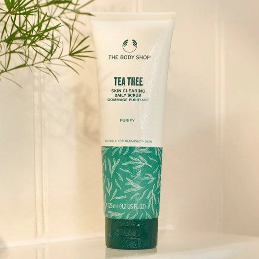 THE BODY SHOP Tea Tree Skin Clearing Daily Scrub125ml مقشر شجرة الشاي اليومي لتنقية البشرة من ذا بدي شوب - Image 2