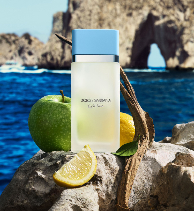 DOLCE & GABBANA Light Blue Eau De Toilette Refillable Packaging 100ml دولجي أند گابانا عطر للنساء قابل لإعادة التعبئة - Image 4