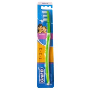 ORAL-B Classic Toothbrush medium 40 فرشاة اسنان من اورال بي