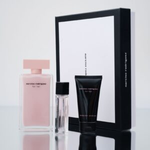 NARCISO RODRIGUEZ for her Holiday Gift Set  مجموعه هدايا من نارسيسو رودريغيز