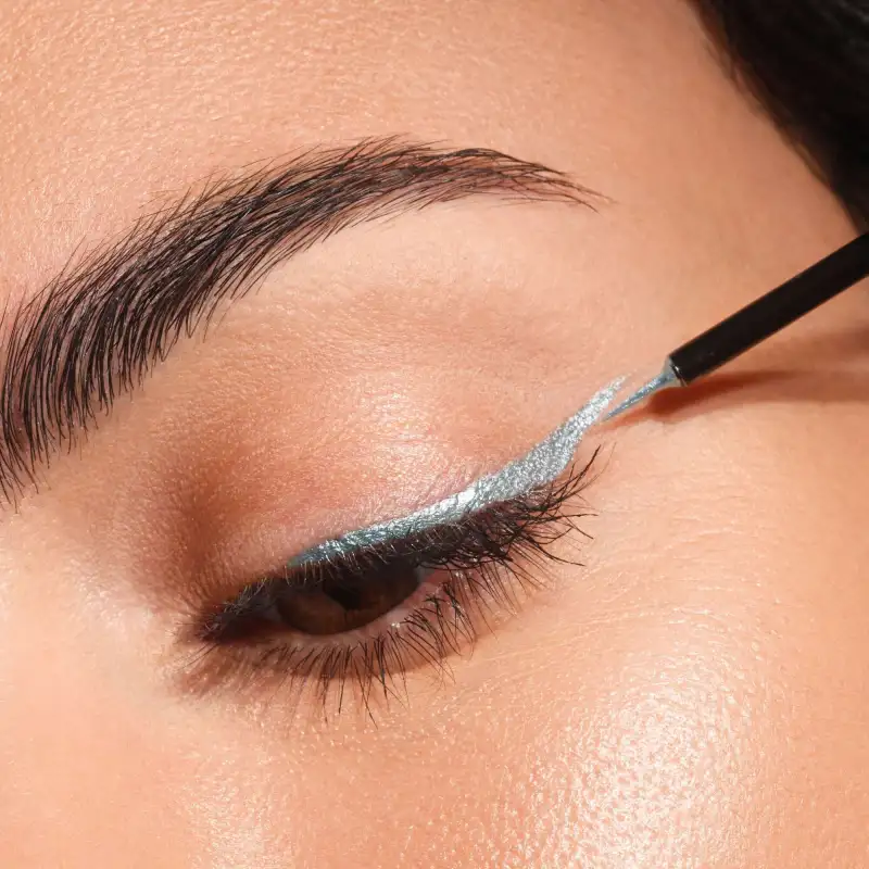 ARTDECO Long-wear Metallic Liquid Liner ارتديكو لاينر ملون لتحديد العيون - Image 2