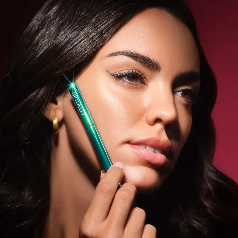 ARTDECO Long-wear Metallic Liquid Liner ارتديكو لاينر ملون لتحديد العيون - Image 4