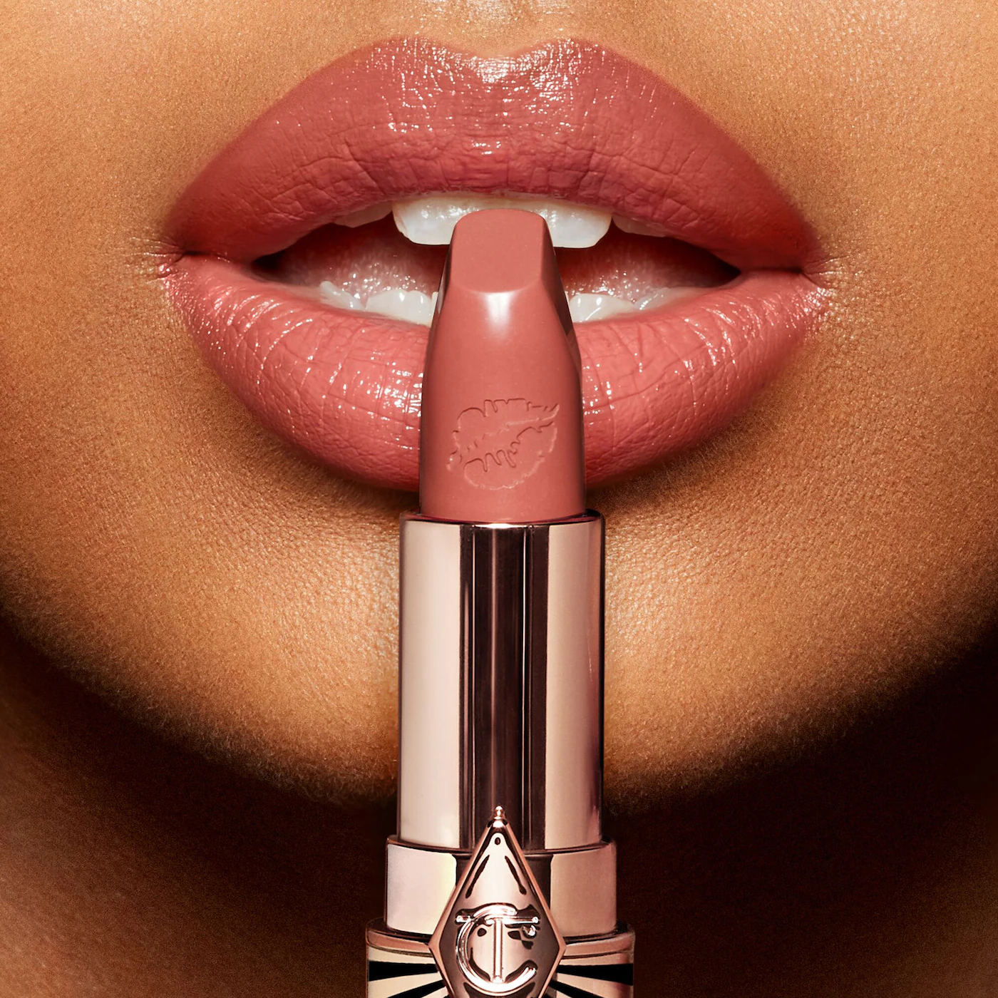 CHARLOTTE TILBURY HOT LIPS - In Love with Olivia احمر شفاه من شارلوت - Image 3