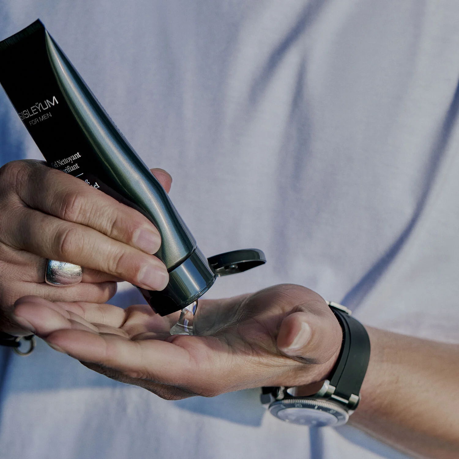 SISLEY Sisleÿum Purifying Cleansing Gel For Men 125ml سيسلي غسول جل منظف ومنقي للرجال - Image 2