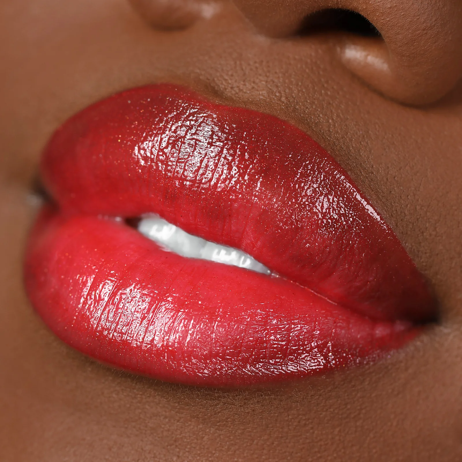 OFRA Cosmetics Lip Lush - Juicy أوفرا ملمع و مُعزّز و ملون للشفاه - Image 5