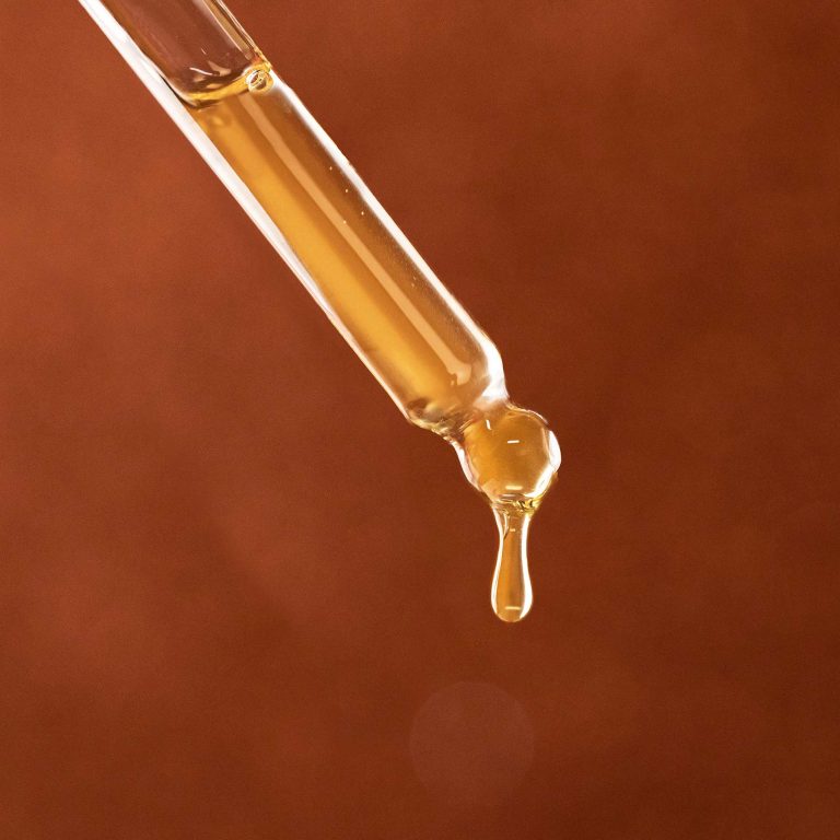 NUGGELA & SULE AMBER Hair Oil 30ml نوكيلا زيت مرطب ومرمم ومغذي للشعر - Image 2