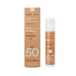 KORRES Red Grape Tinted Face Sunscreen SPF50 50ml كوريس كريم واقي شمس ملون موحد للون البشرة ومكافح لعلامات الشيخوخة