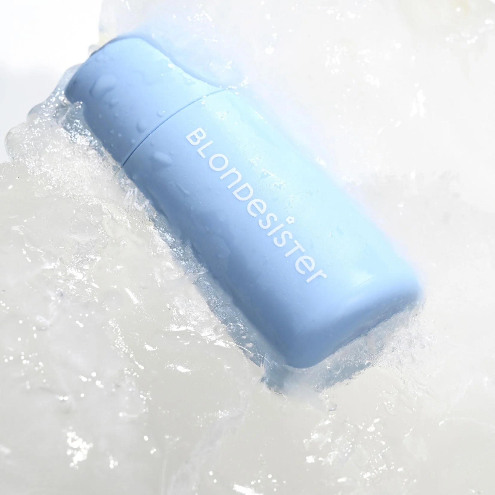 BLONDESISTER EYECING EYE BALM بلوندي سيستر ستك منعش لمنطقة حول العينين يقلل الانتفاخ والهالات السوداء - Image 7