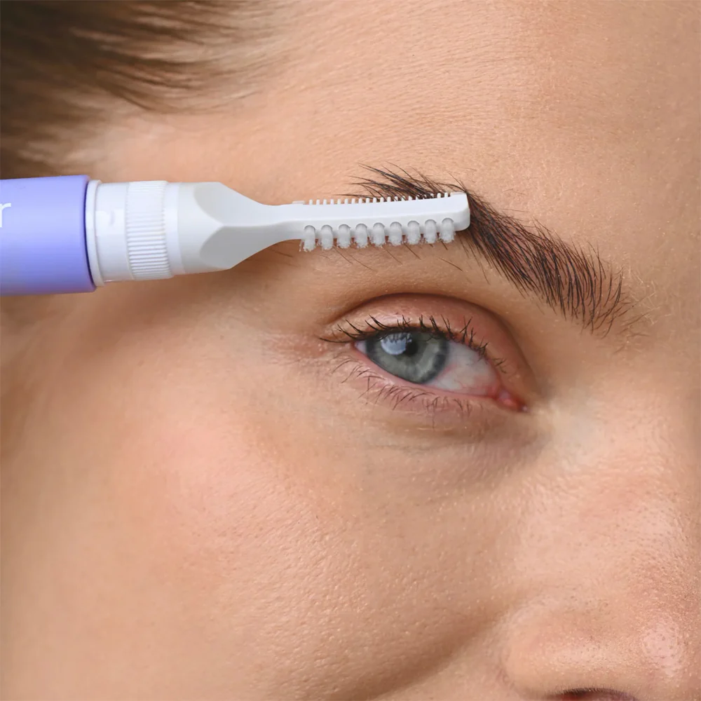 BLONDESISTER 3 in 1 Fix & Go Brow Gel - eyebrow gel بلوندي سيستر جل تصفيف الحواجب - Image 3