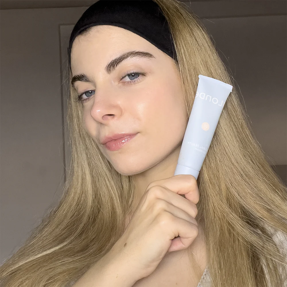 BLONDESISTER Tinted BB cream with SPF15 - 00 FAIR بلوندي سيستر بي بي كريم مرطب للبشرة مع عامل حماية من الشمس - Image 4
